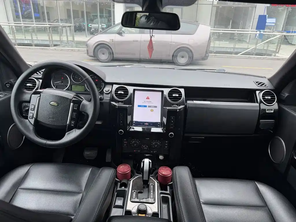 Land Rover Discovery — миниатюра 9
