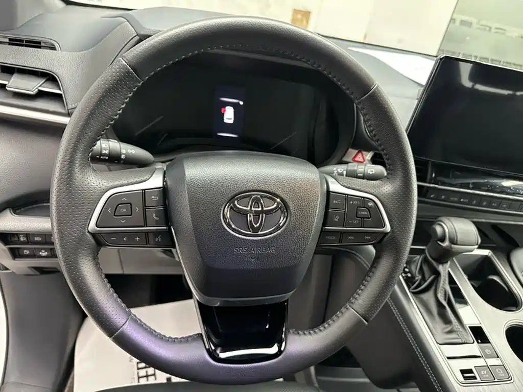 Toyota Sienna — миниатюра 17
