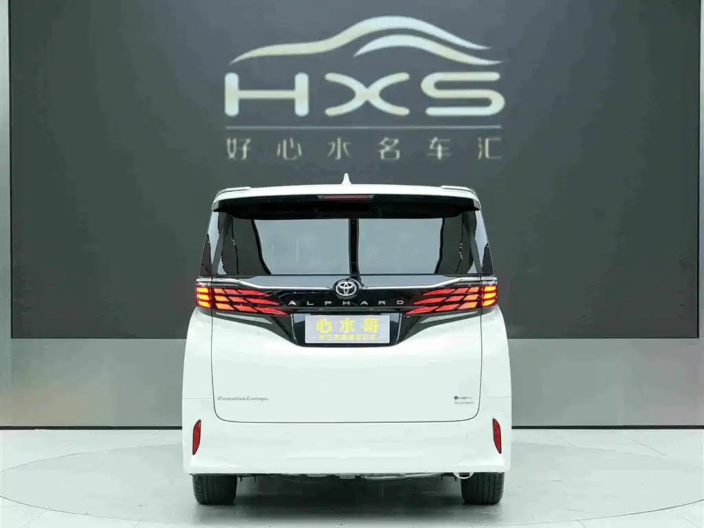 Toyota Alphard — миниатюра 5