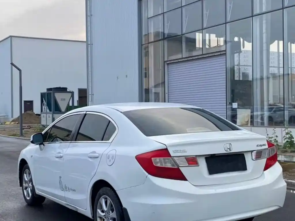 Honda Civic — миниатюра 9