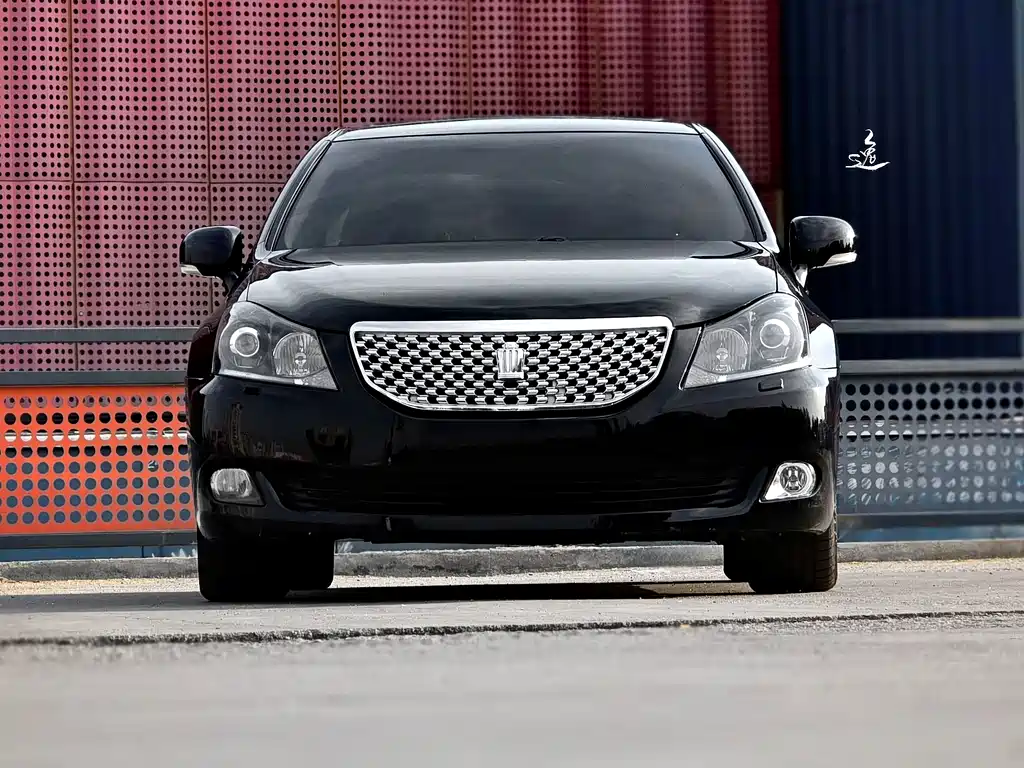Toyota Crown — миниатюра 2