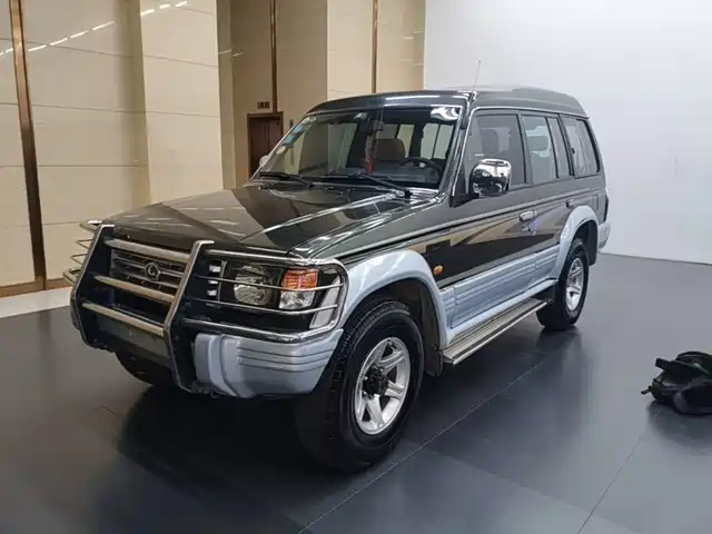 Leopaard Q6