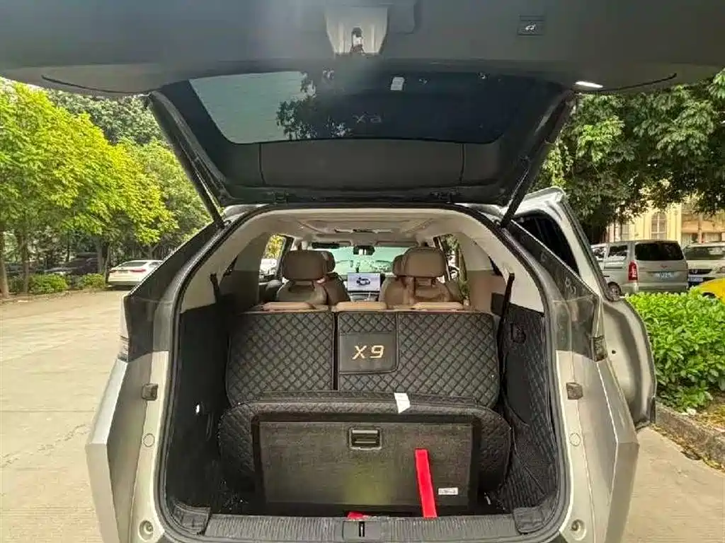 XIAOPENG X9