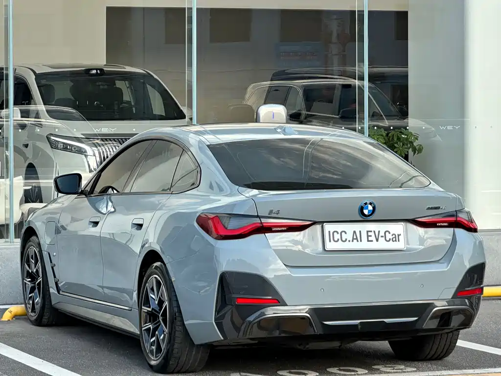 BMW i4 — миниатюра 18