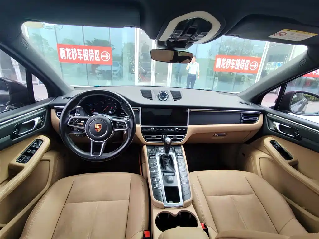 Porsche Macan — миниатюра 5