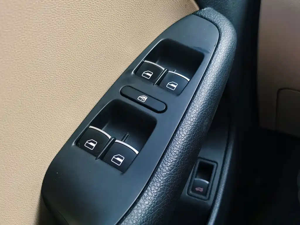 Volkswagen Sagitar — миниатюра 11