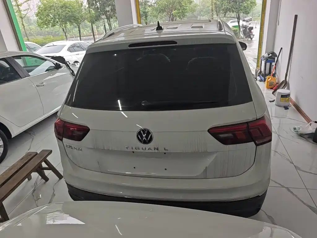 Volkswagen Tiguan L L 2025 300TSI AT