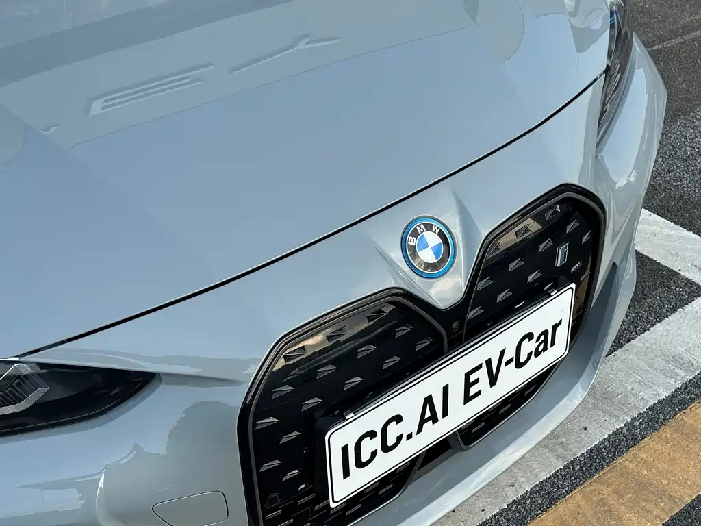 BMW i4 — миниатюра 12