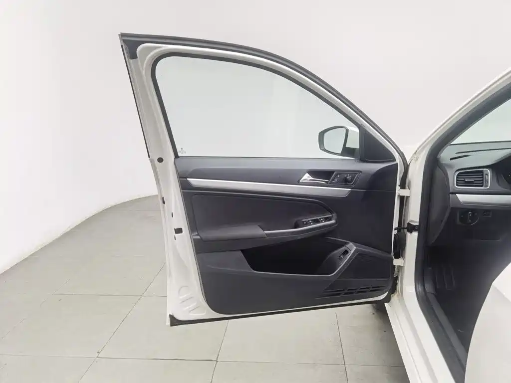 Volkswagen Lavida — миниатюра 8