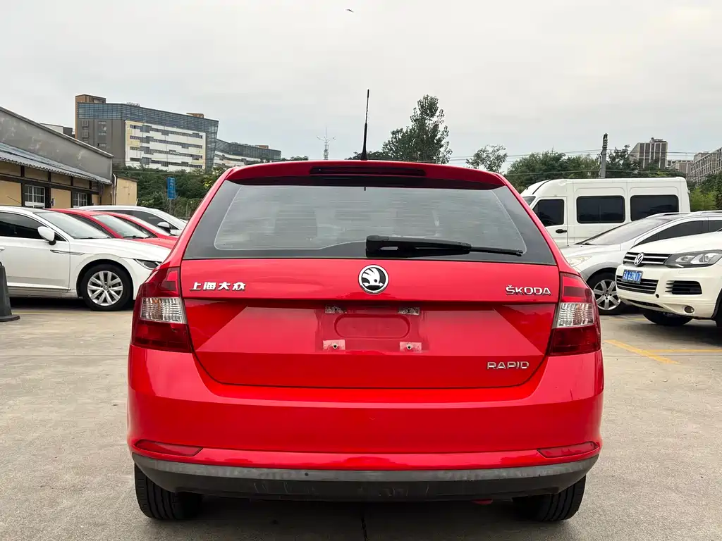 Skoda Rapid Spaceback — миниатюра 11