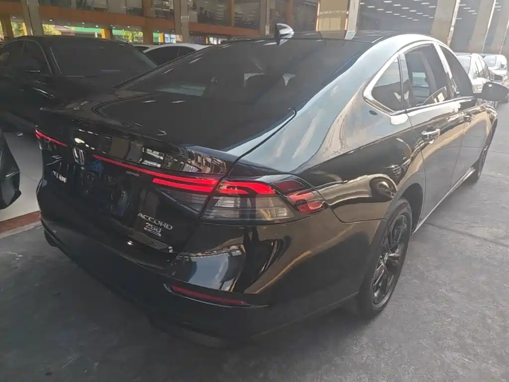 Honda Accord — миниатюра 7