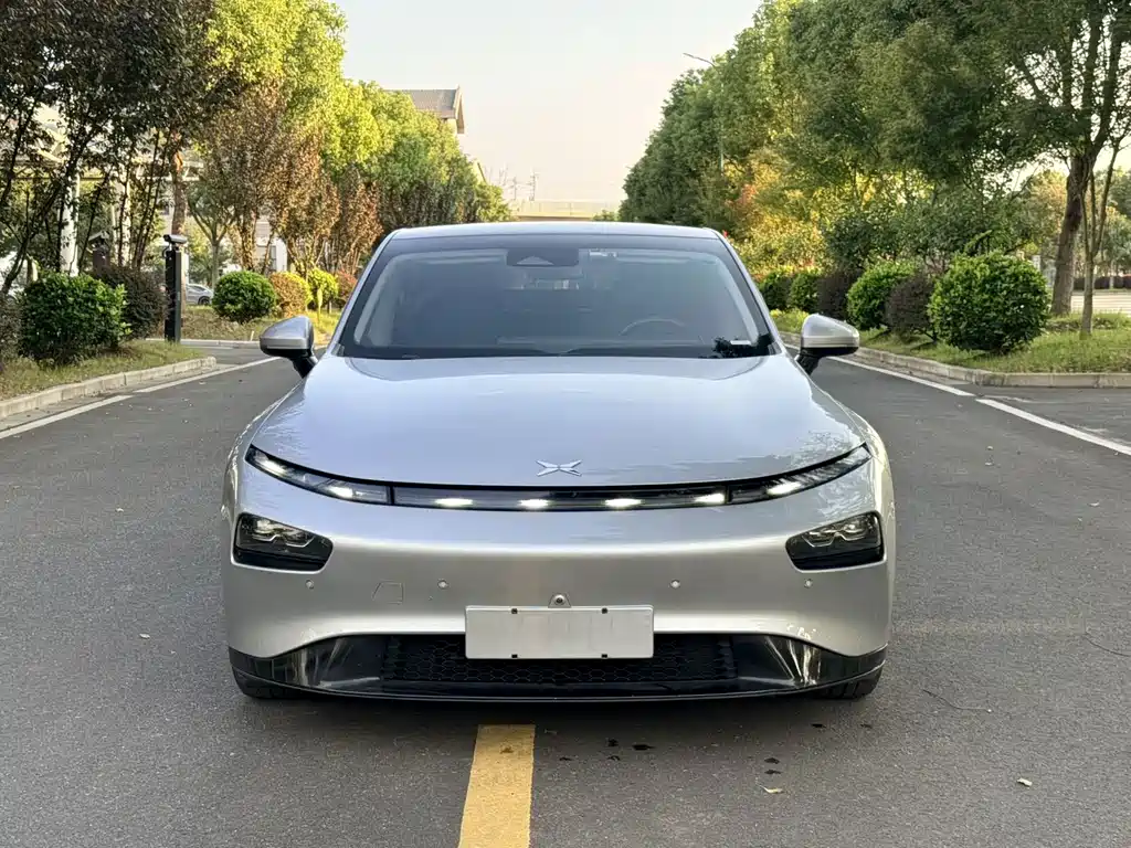 XPeng P7 — миниатюра 2