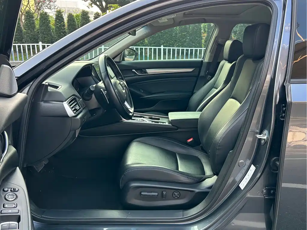 Honda Accord — миниатюра 8