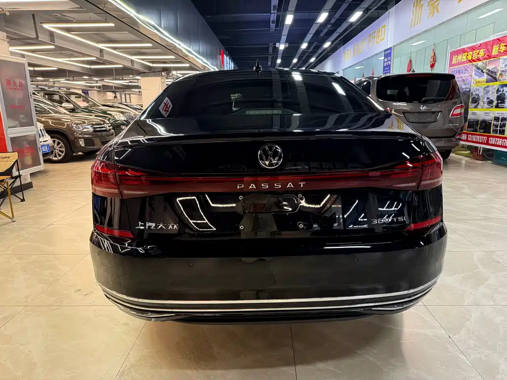 Volkswagen Passat 2024 380TSI