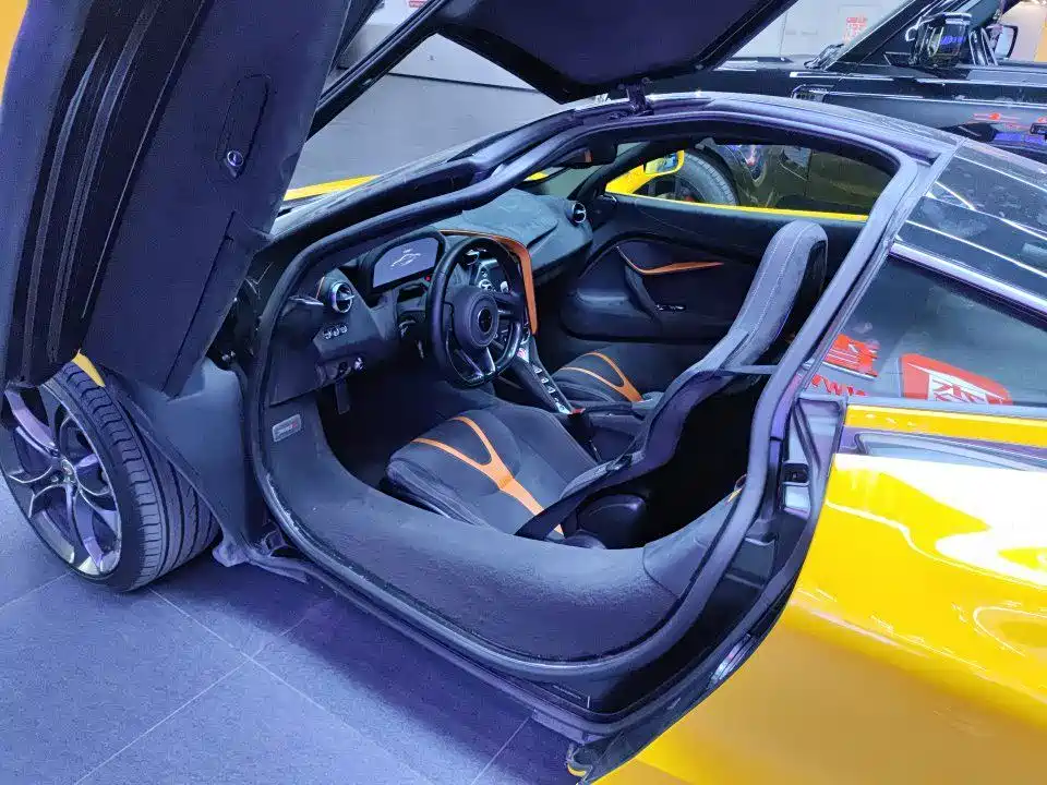McLaren 720S — миниатюра 6