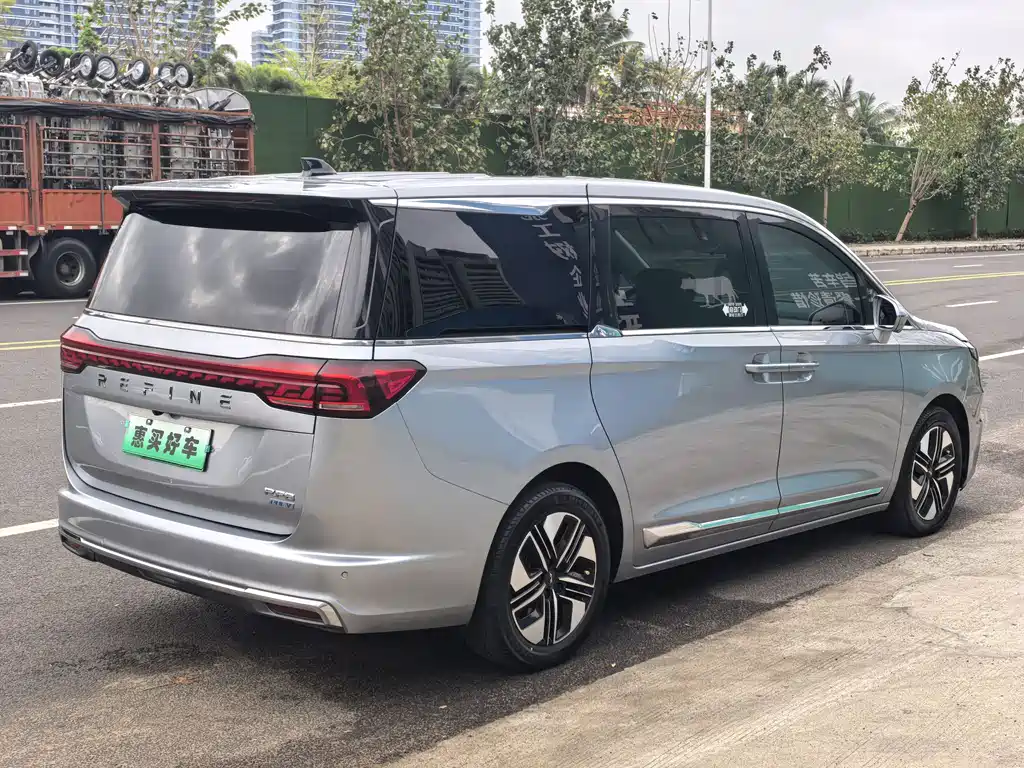 JAC Motors RUIFENG RF8 PHEV