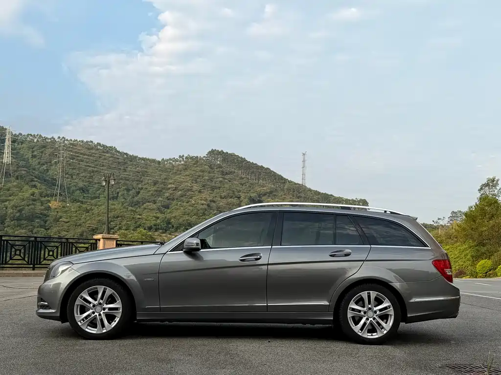 Mercedes-Benz C-Class (Import) — миниатюра 4
