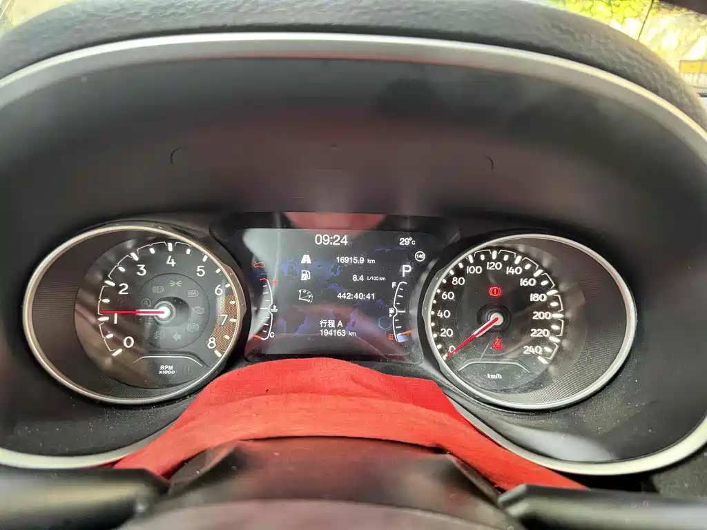 Jeep Compass — миниатюра 6