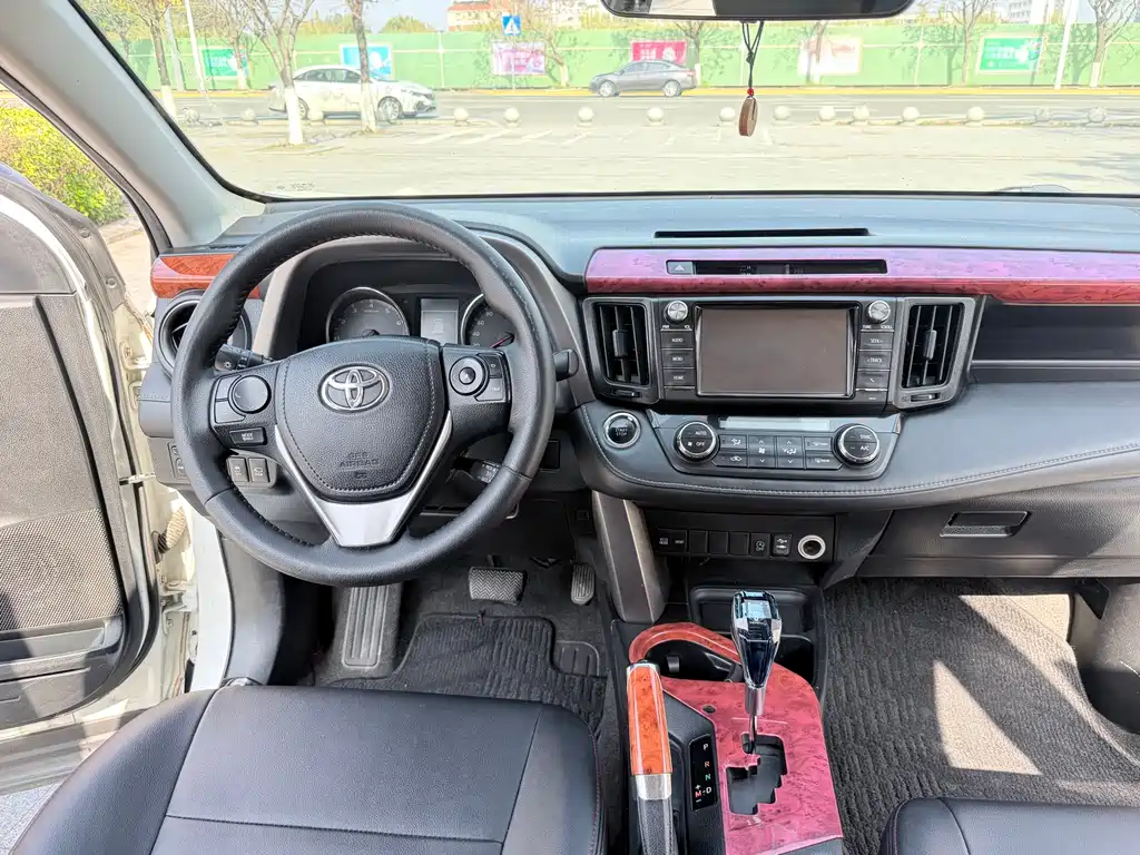 TOYOTA RAV4 RONGFANG