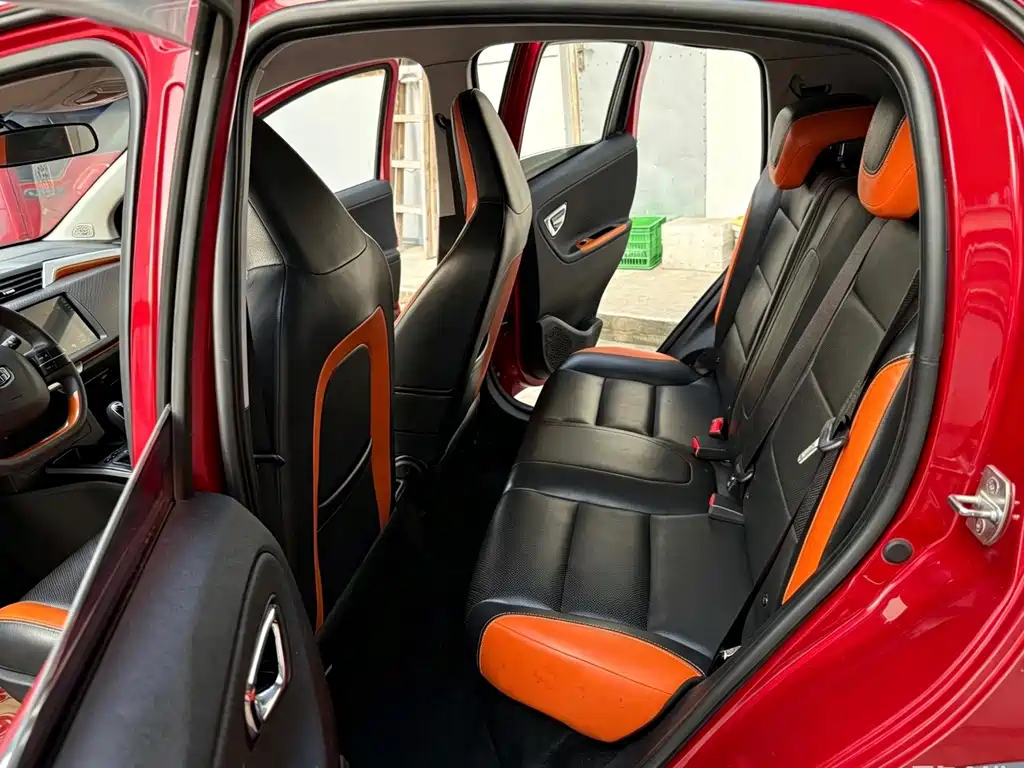 Geely Vision X1 — миниатюра 8
