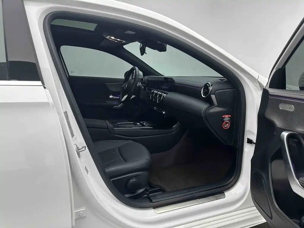 Mercedes-Benz A-Class — миниатюра 7