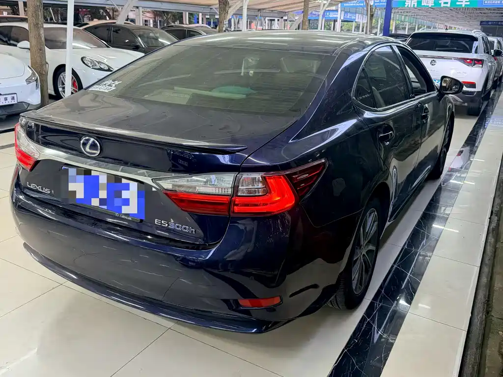 Lexus ES — миниатюра 2
