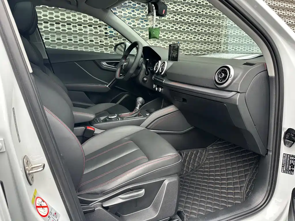 Audi Q2L — миниатюра 10