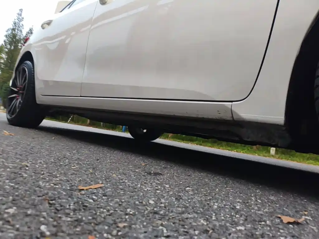 Toyota Corolla Hybrid — миниатюра 21