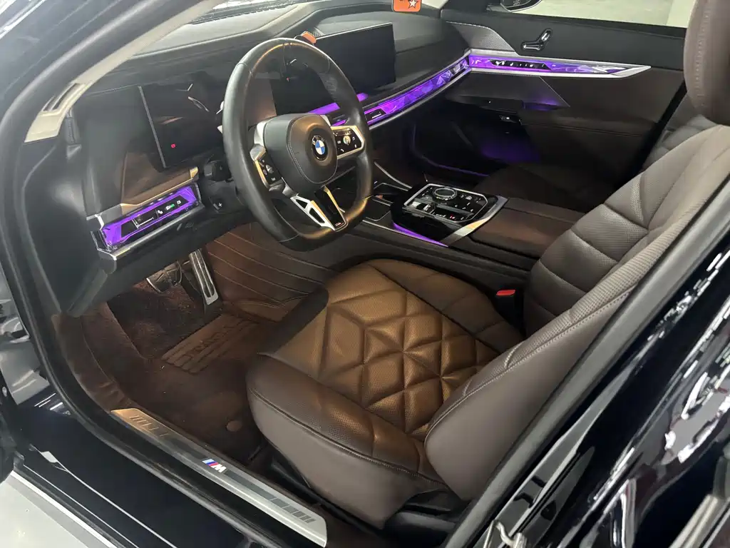 BMW 7 Series — миниатюра 5
