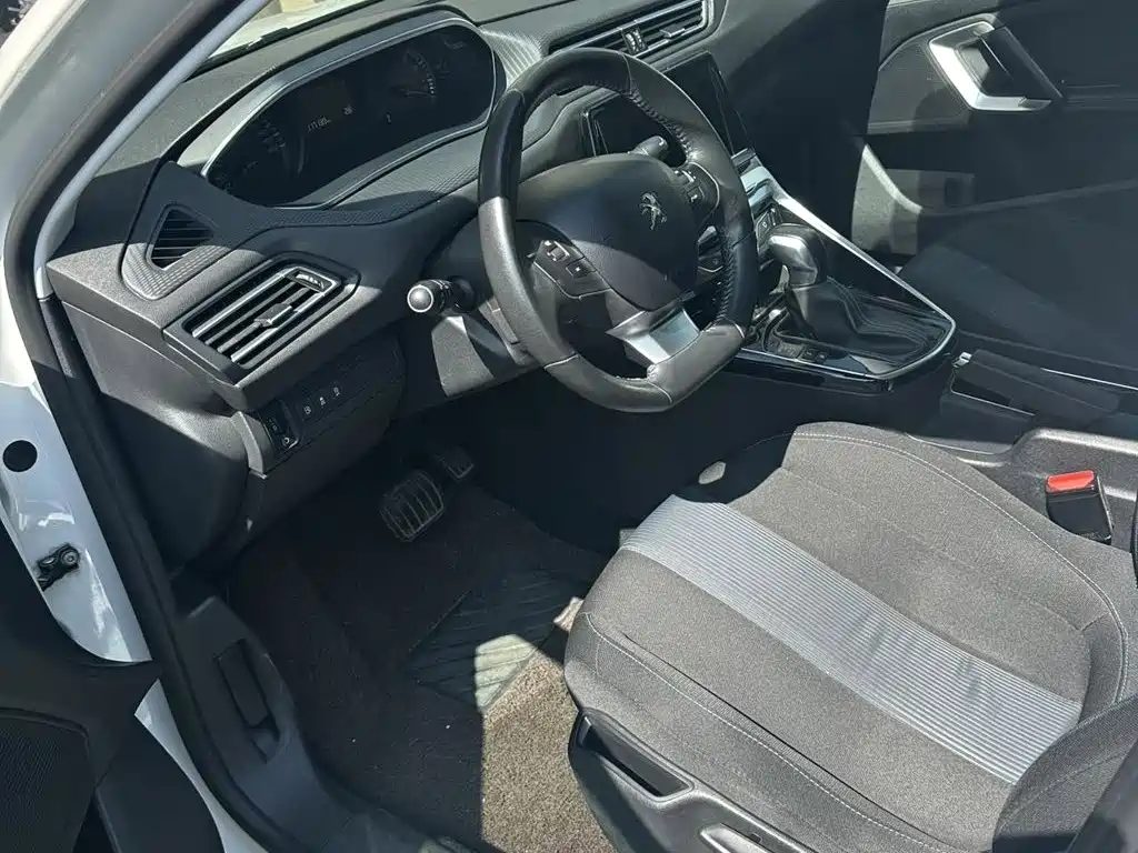 Peugeot 308 2018 1.6L AT Luxury