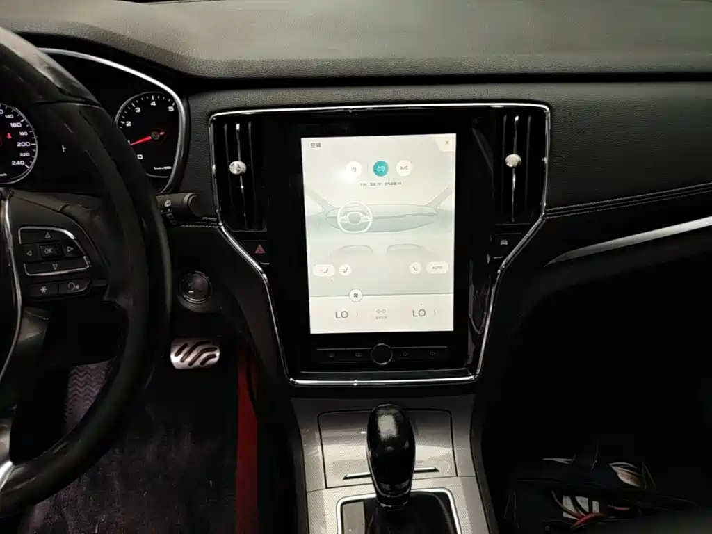 Roewe RX5 — миниатюра 13