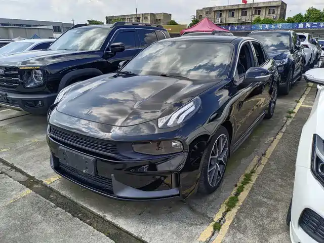 2021 Lynk & Co 03