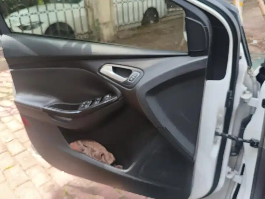 Ford Focus — миниатюра 7