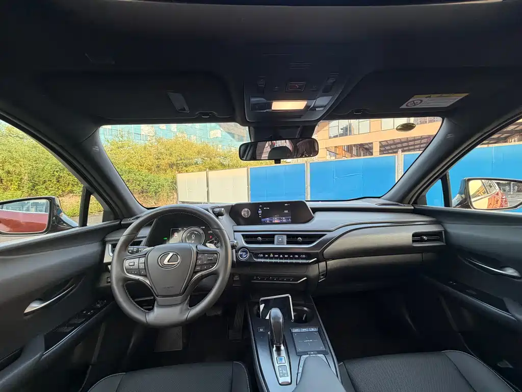 Lexus UX New Energy — миниатюра 6