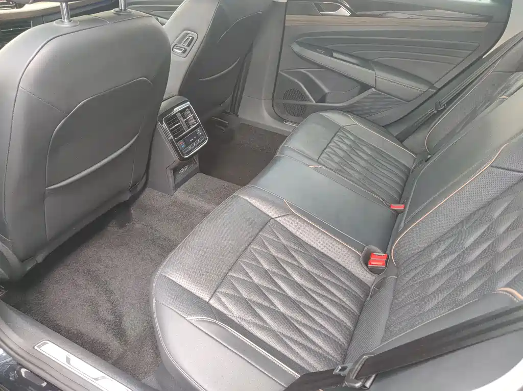 Volkswagen Passat 330TSI Luxury Edition China VI, фото 6