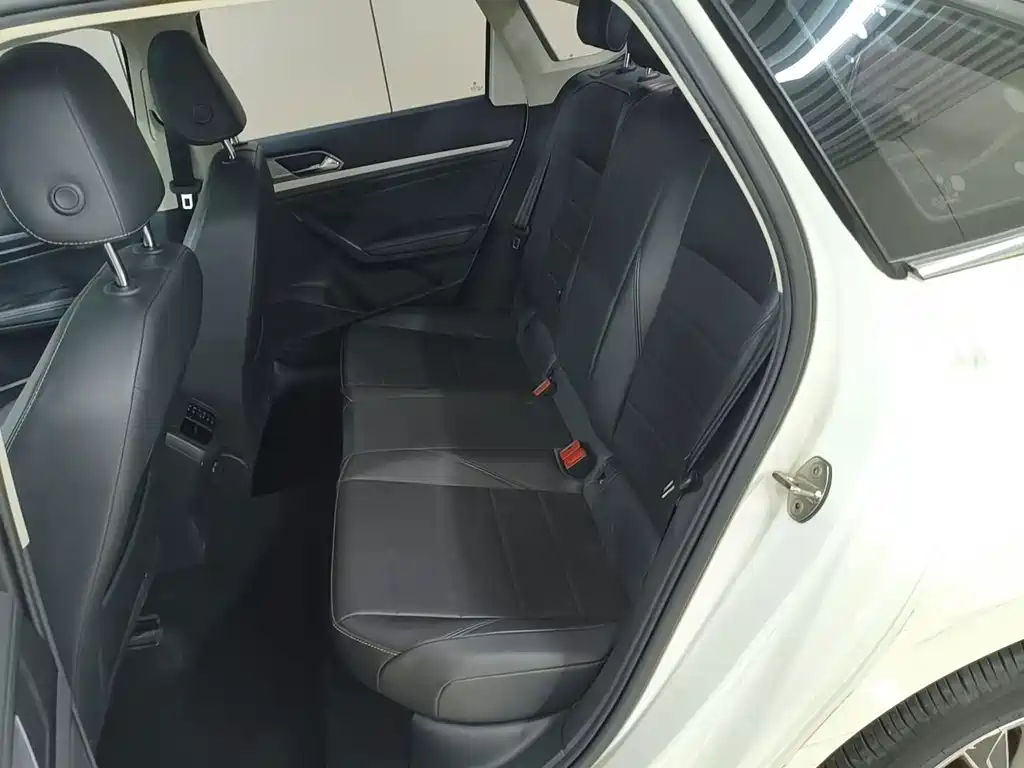Volkswagen Lavida — миниатюра 11