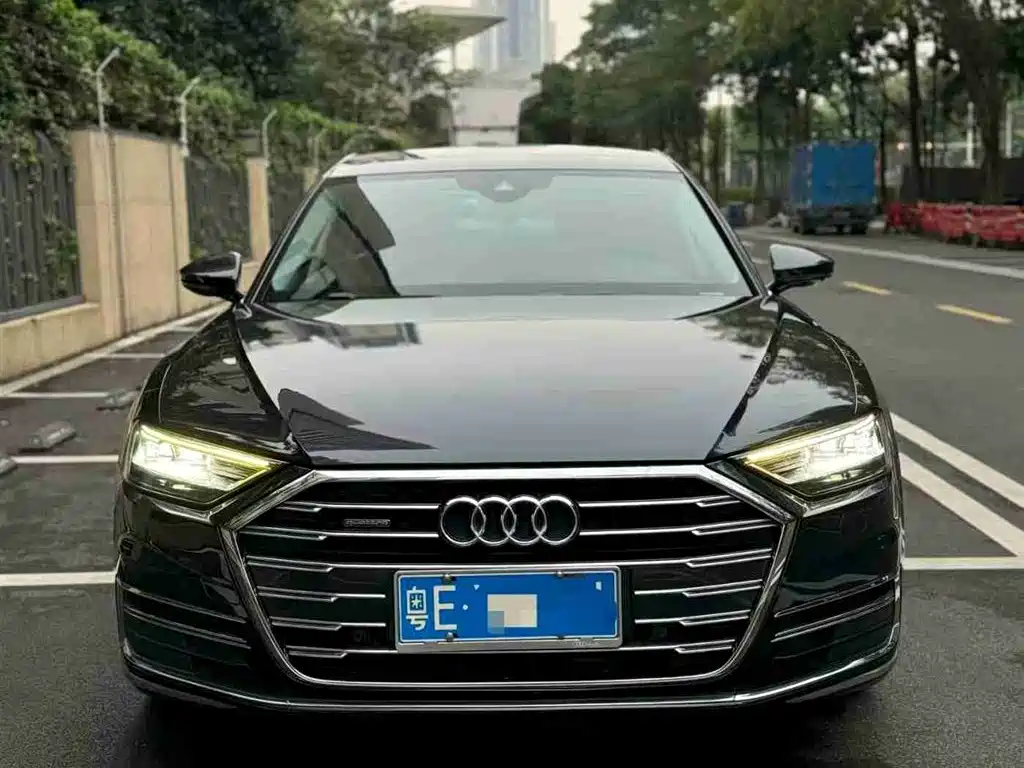 AUDI A8