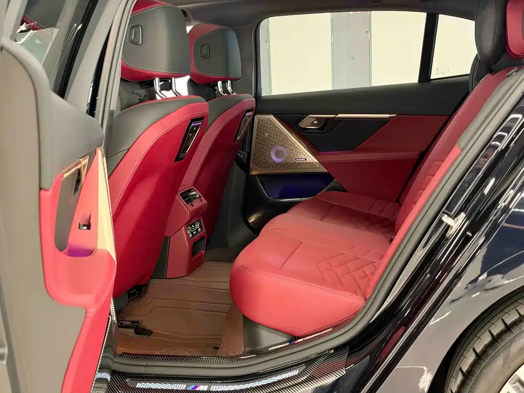 BMW 5 Series — миниатюра 9