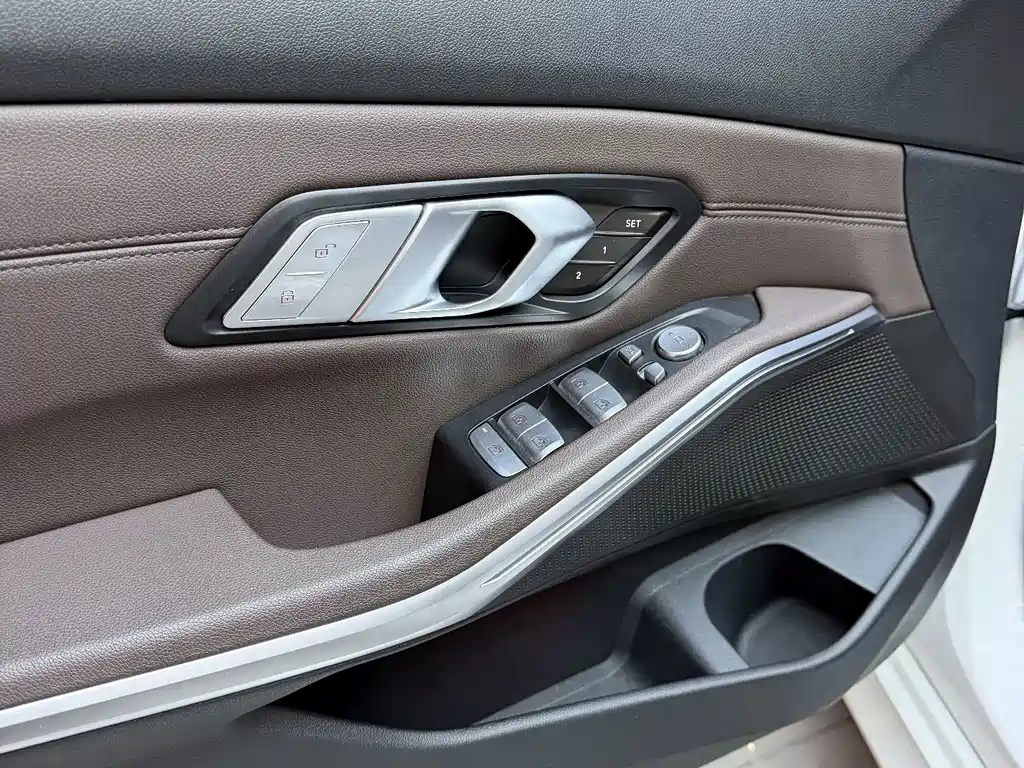 BMW 3 Series — миниатюра 11
