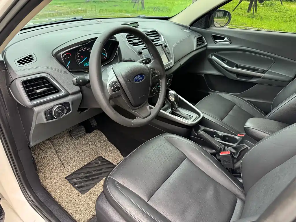 Ford Escort 2017 1.5L AT Fashion