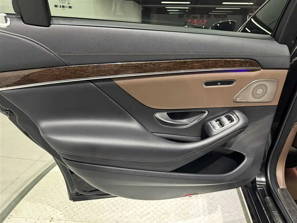 Mercedes-Benz S-Class — миниатюра 21