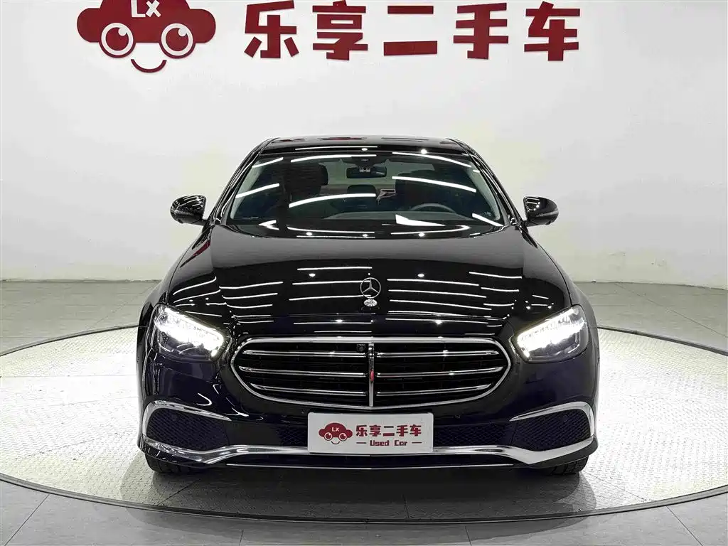 Mercedes-Benz E-Class — миниатюра 8