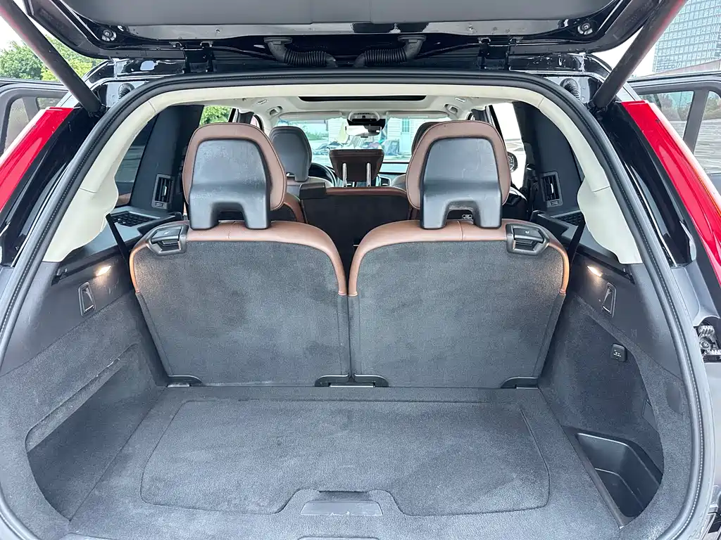 Volvo XC90 — миниатюра 10