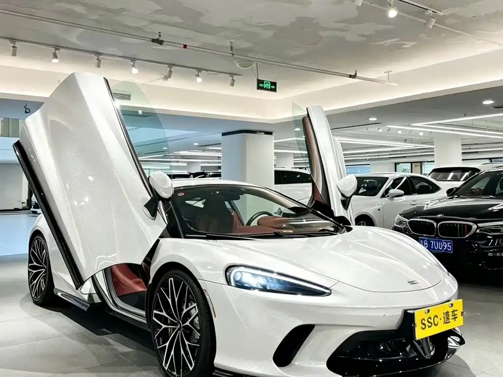 McLaren GT — миниатюра 5