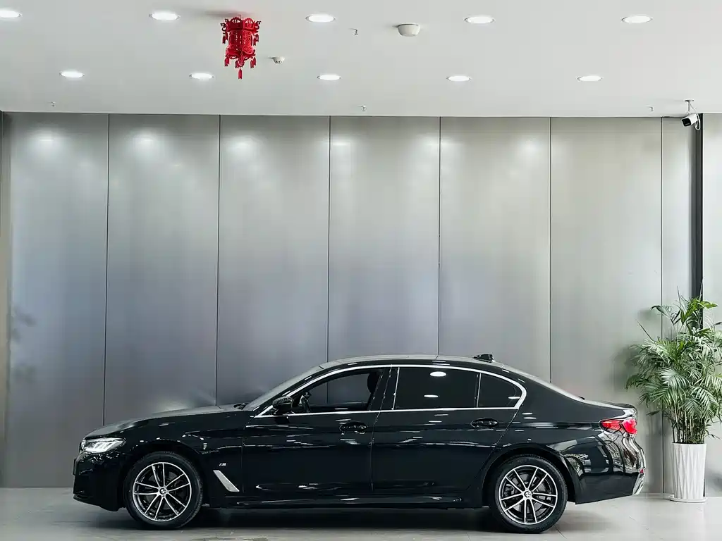 BMW 5 Series 5 2022 525Li M Sport
