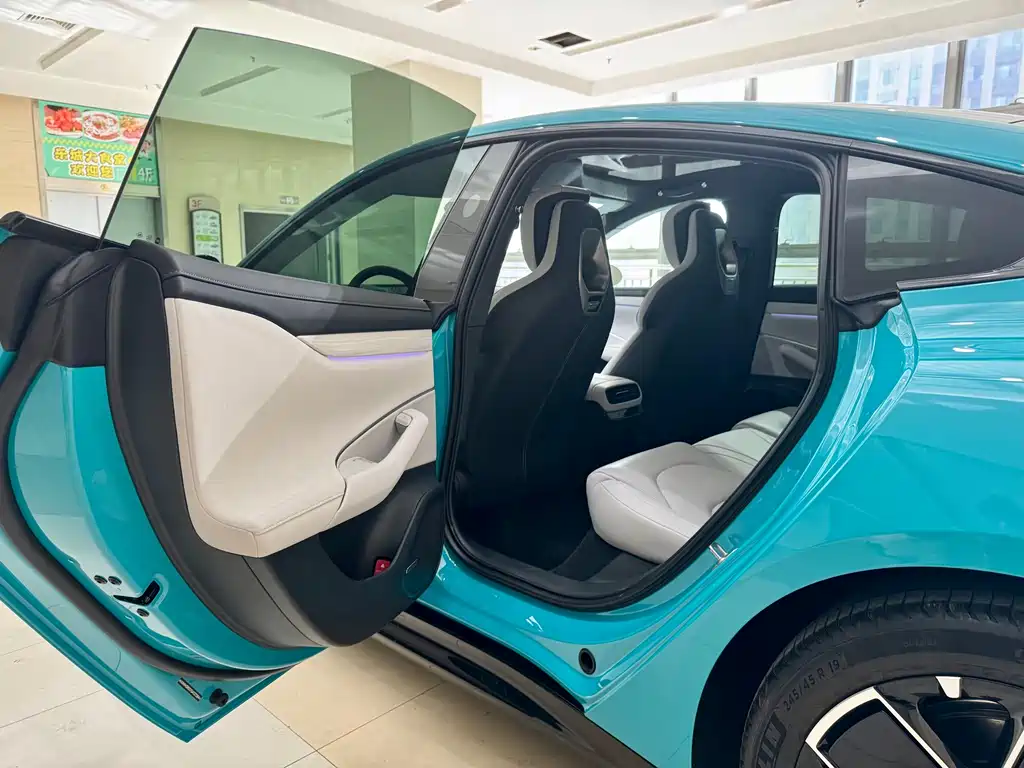 XIAOMI CAR XIAOMI SU7