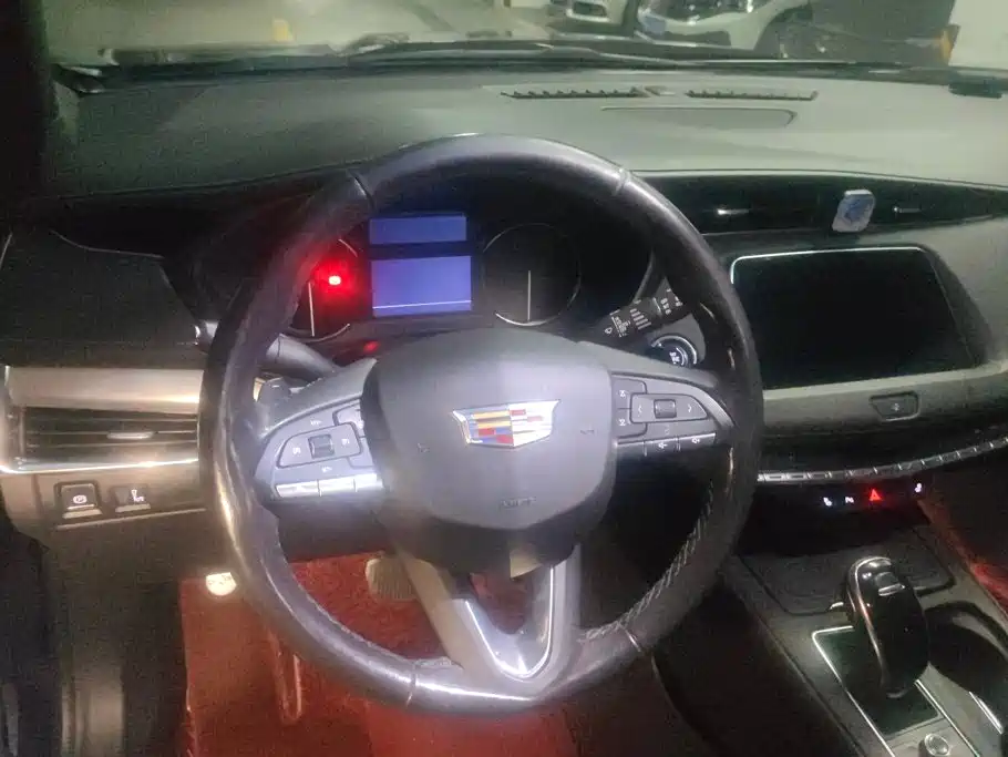 Cadillac XT4 — миниатюра 15