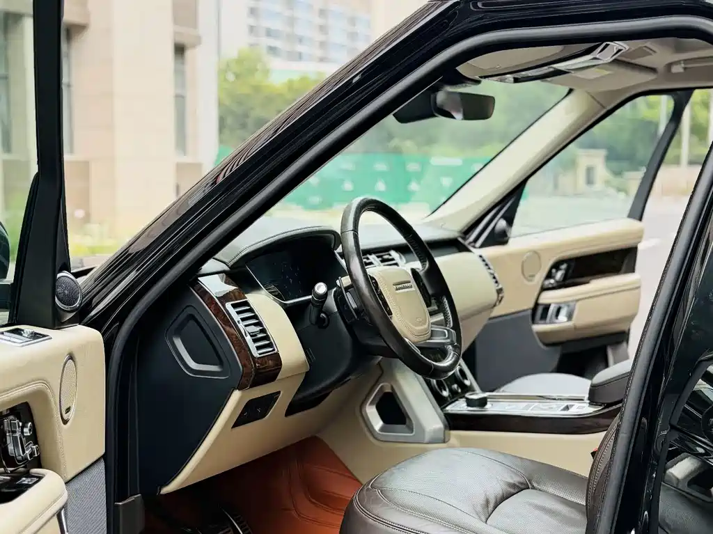 Land Rover Range Rover — миниатюра 5