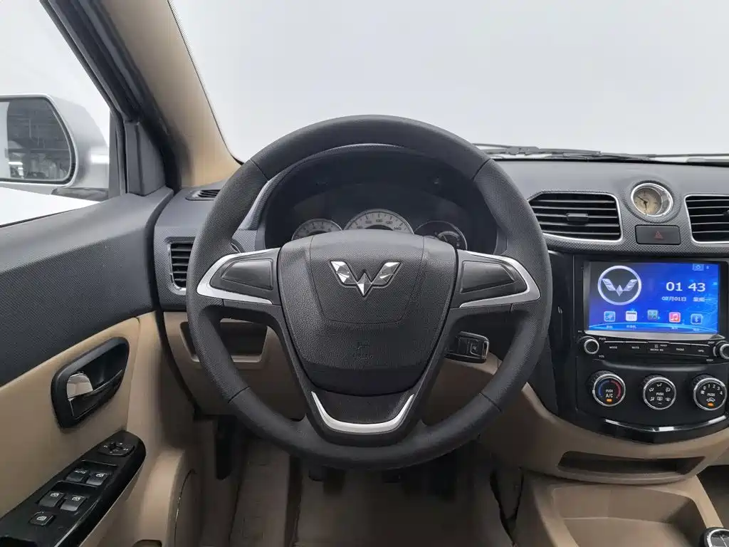 Wuling Hongguang — миниатюра 11