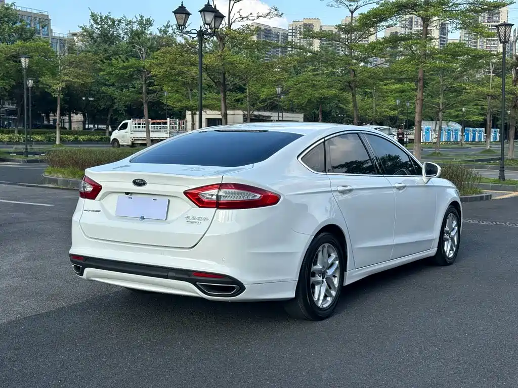 Ford Mondeo — миниатюра 18